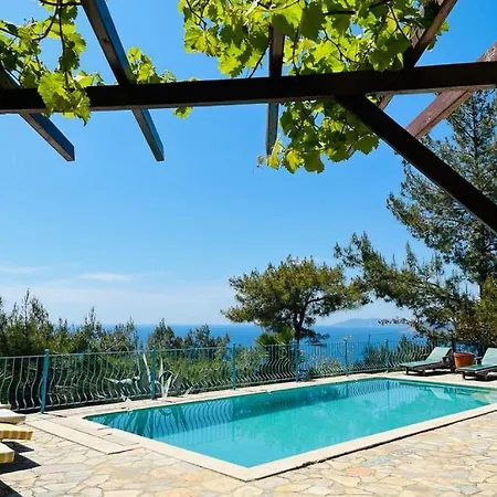 With Pool 15 Min To Bay In Faralya, Отель *